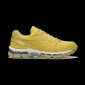 Gel Kayano 20 Banana Cream - Square Black Background